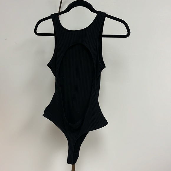 Black open back ribbed Free People bodysuit - Picture 2 of 3